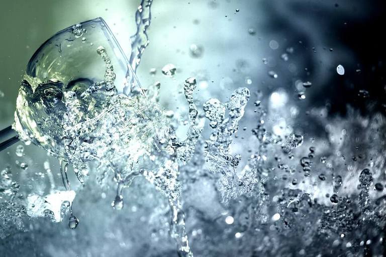 water（水）